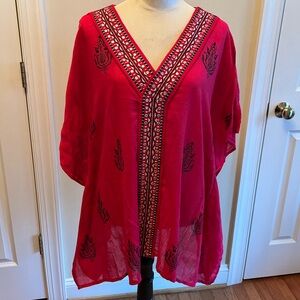 Cute V-neck flowy top in magenta pink